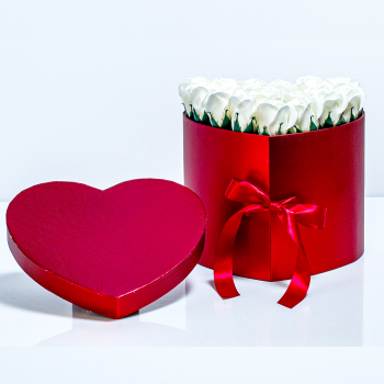 Κουτί I Love You με Λευκά  Τριαντάφυλλα από Σαπούνι 